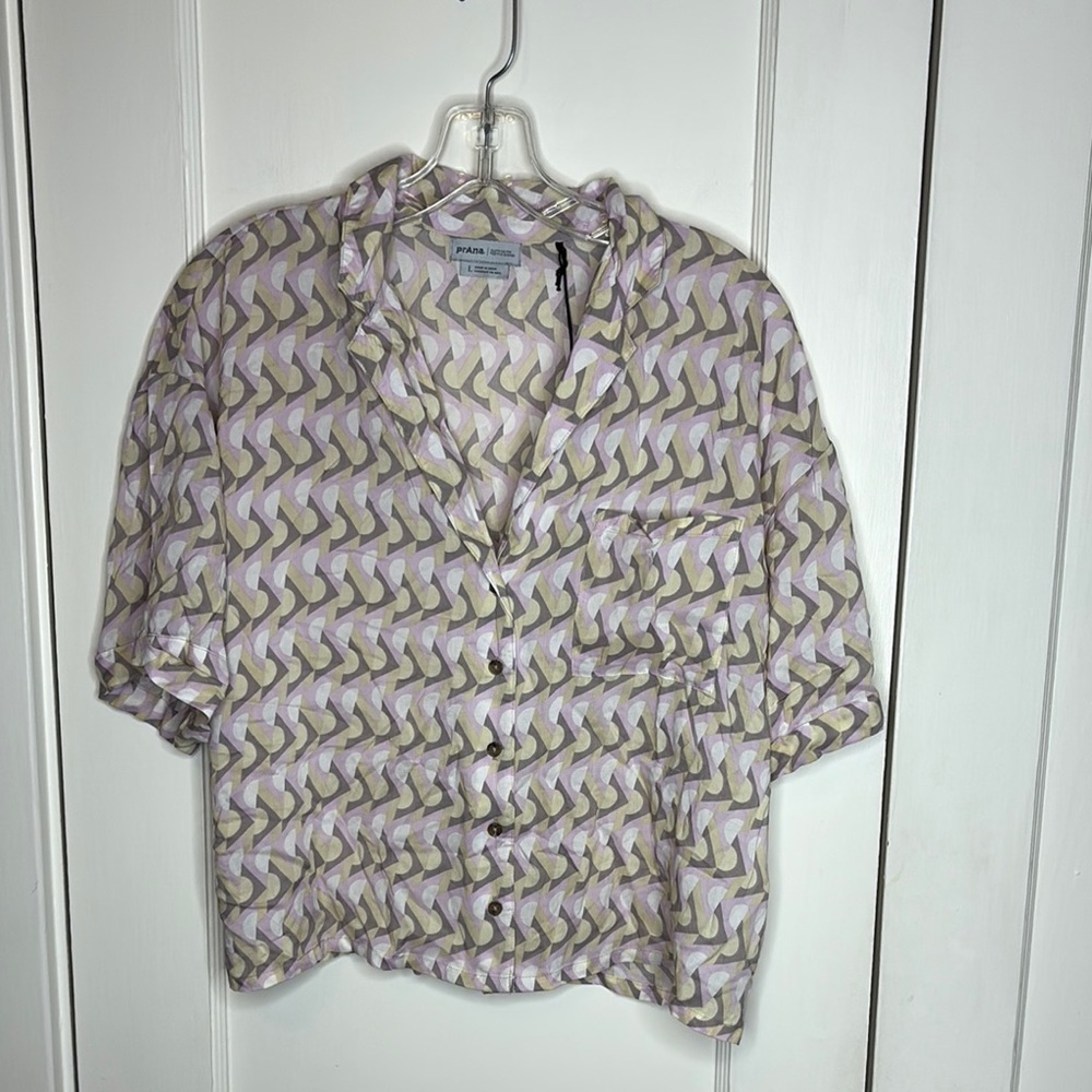 Prana Iguala Top in Willow Retro Geo (pink/taupe) size large. Lightweight & boxy